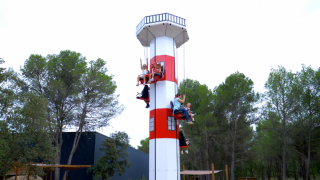 toboggans geants marseille Le Village Des Automates