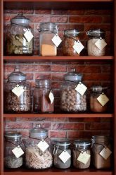 Storing spices