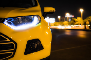 Voiture jaune